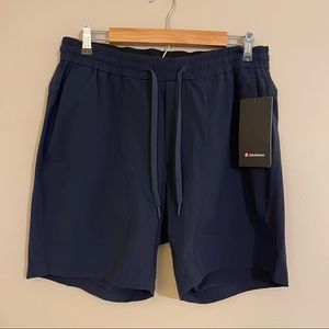 Lululemon Bowline short 8 inch true navy size L
